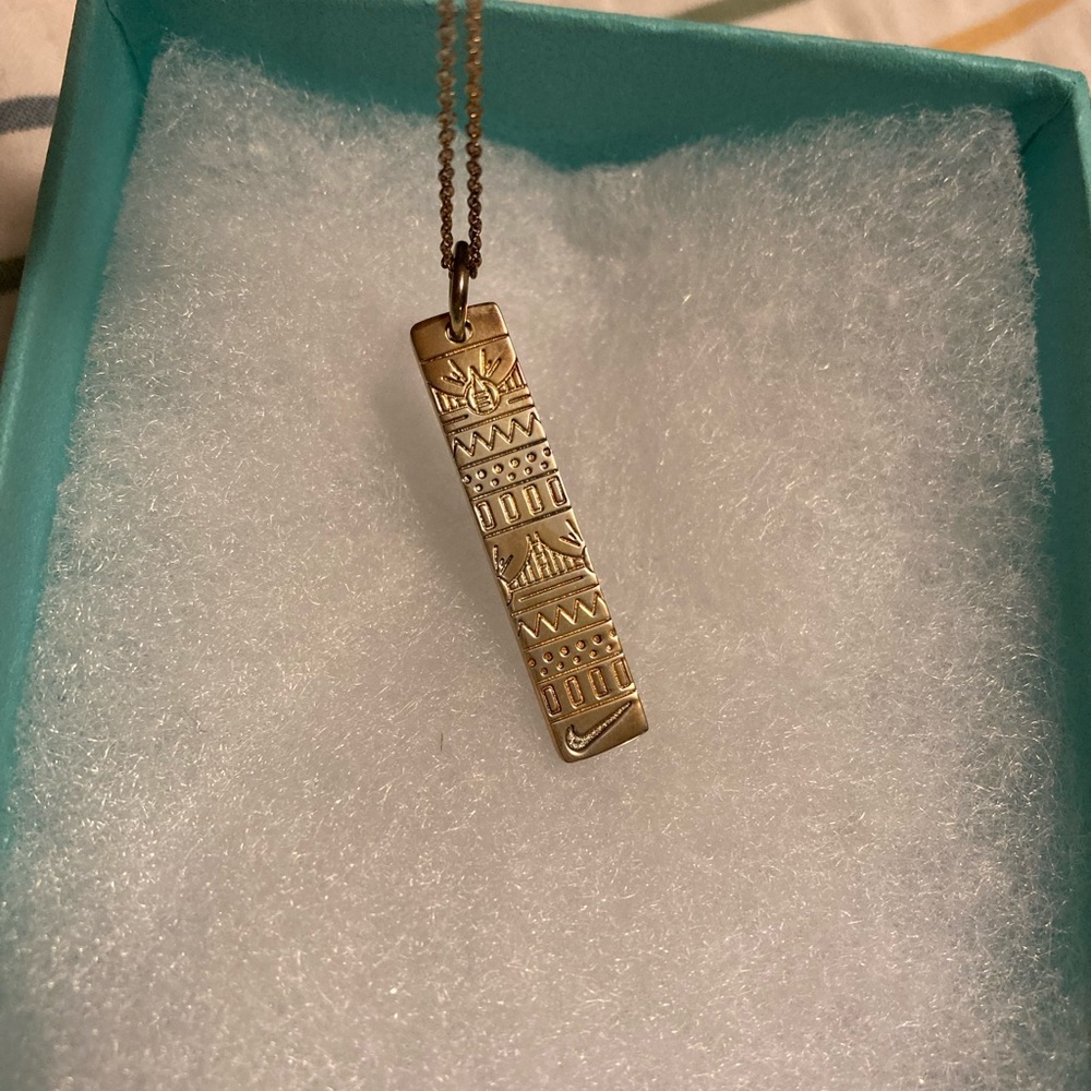 NWM Nike Womens Marathon Tiffany & Co necklace